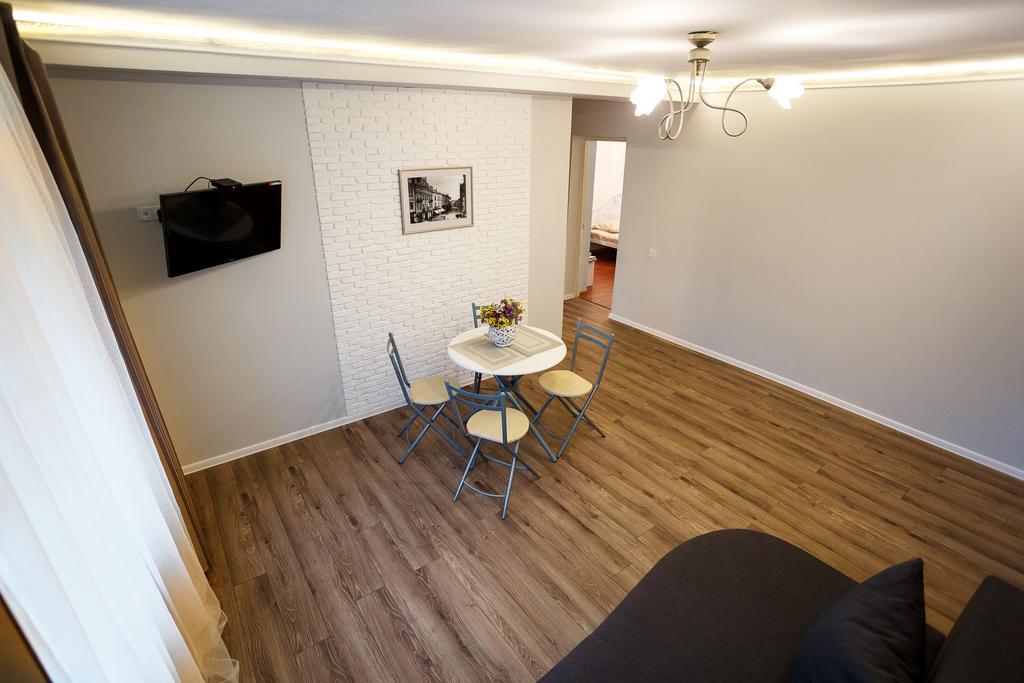 Chornovola Avenue Apartment Lviv Buitenkant foto