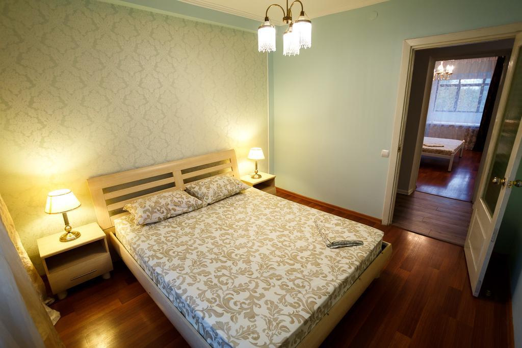 Chornovola Avenue Apartment Lviv Buitenkant foto