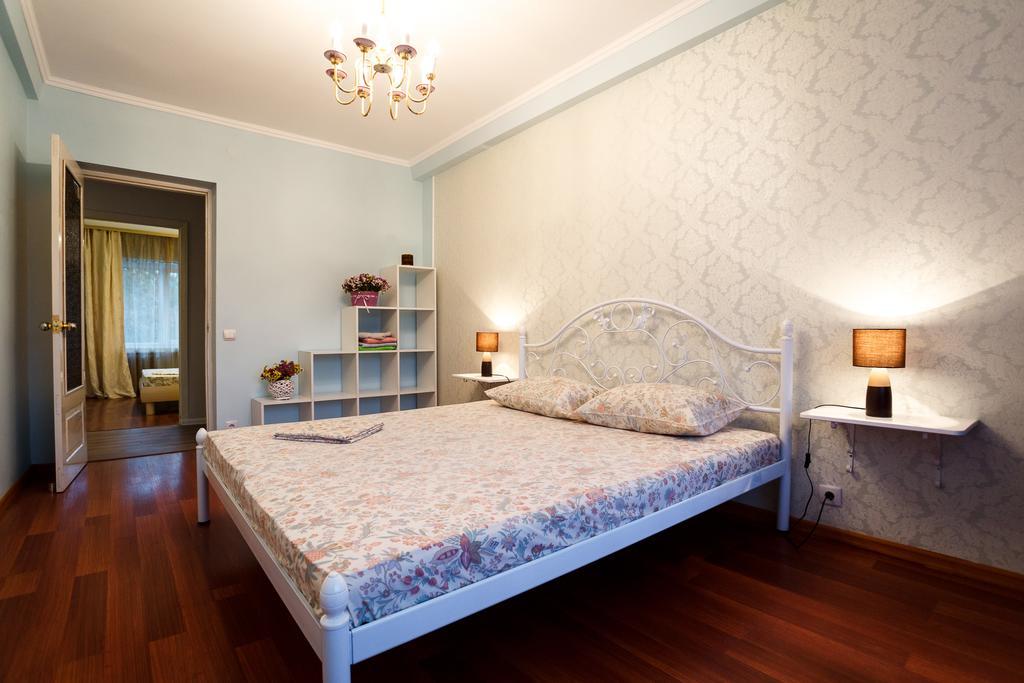 Chornovola Avenue Apartment Lviv Buitenkant foto