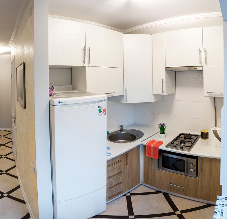 Chornovola Avenue Apartment Lviv Buitenkant foto